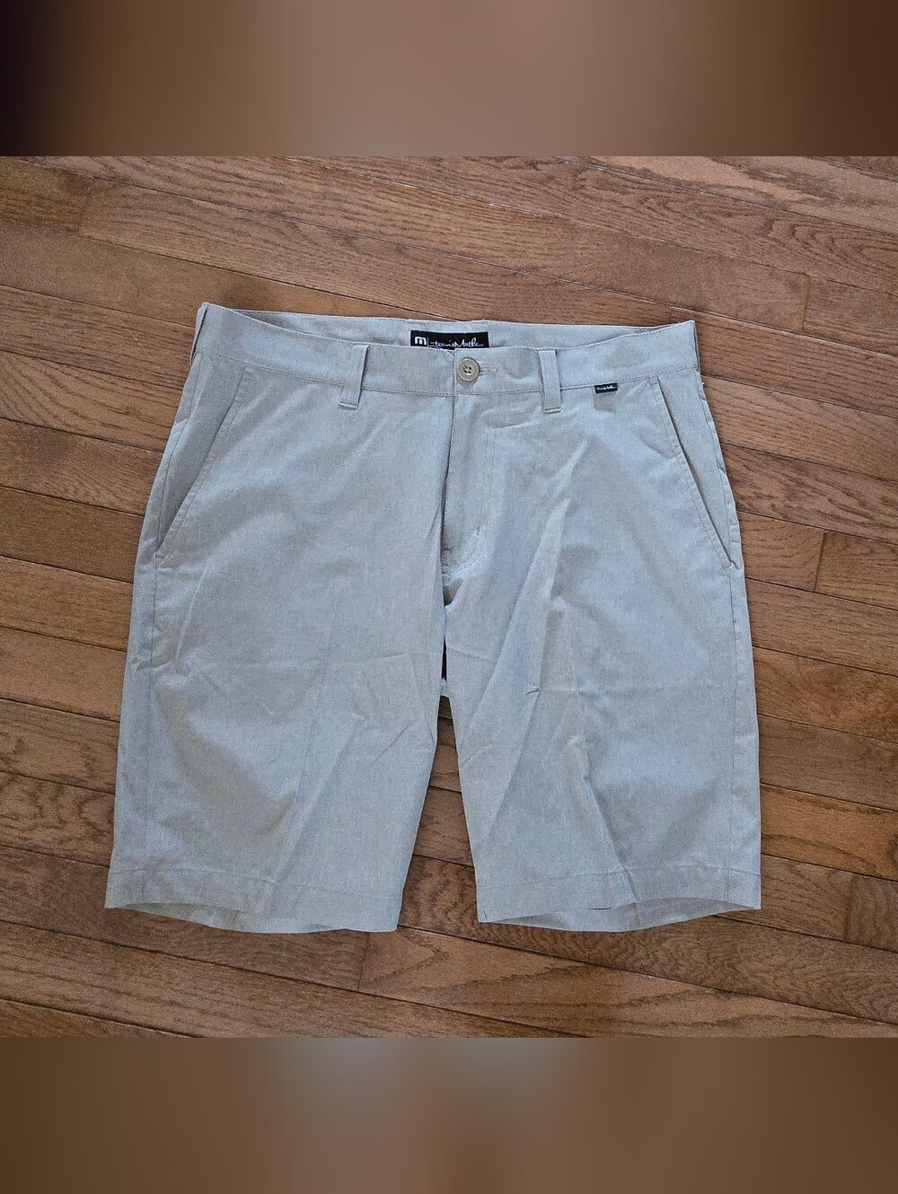 Travis Mathew Beige Golf Shorts Mens 32